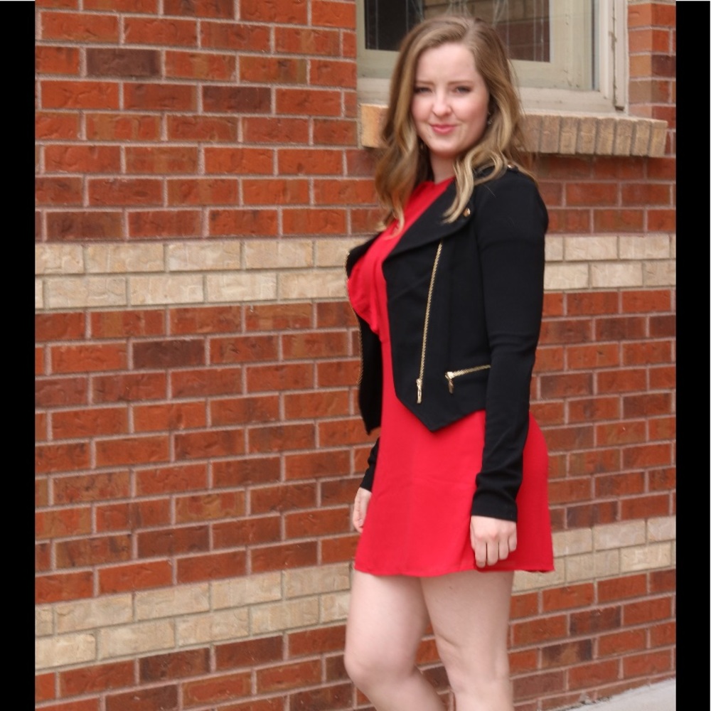 Sale 🎉 Red Ruffle Dress - Picture 3 of 4